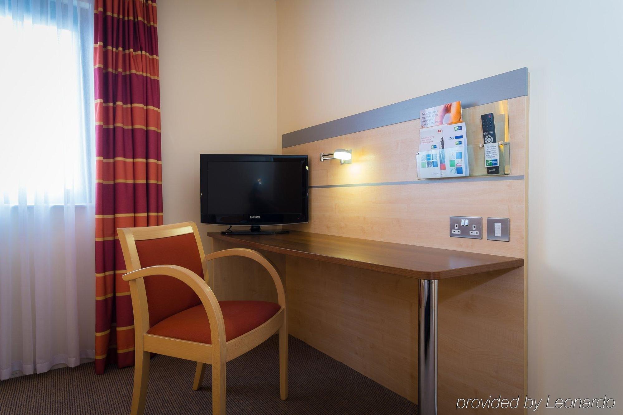 Holiday Inn Express Aberdeen - Bridge Of Don Экстерьер фото