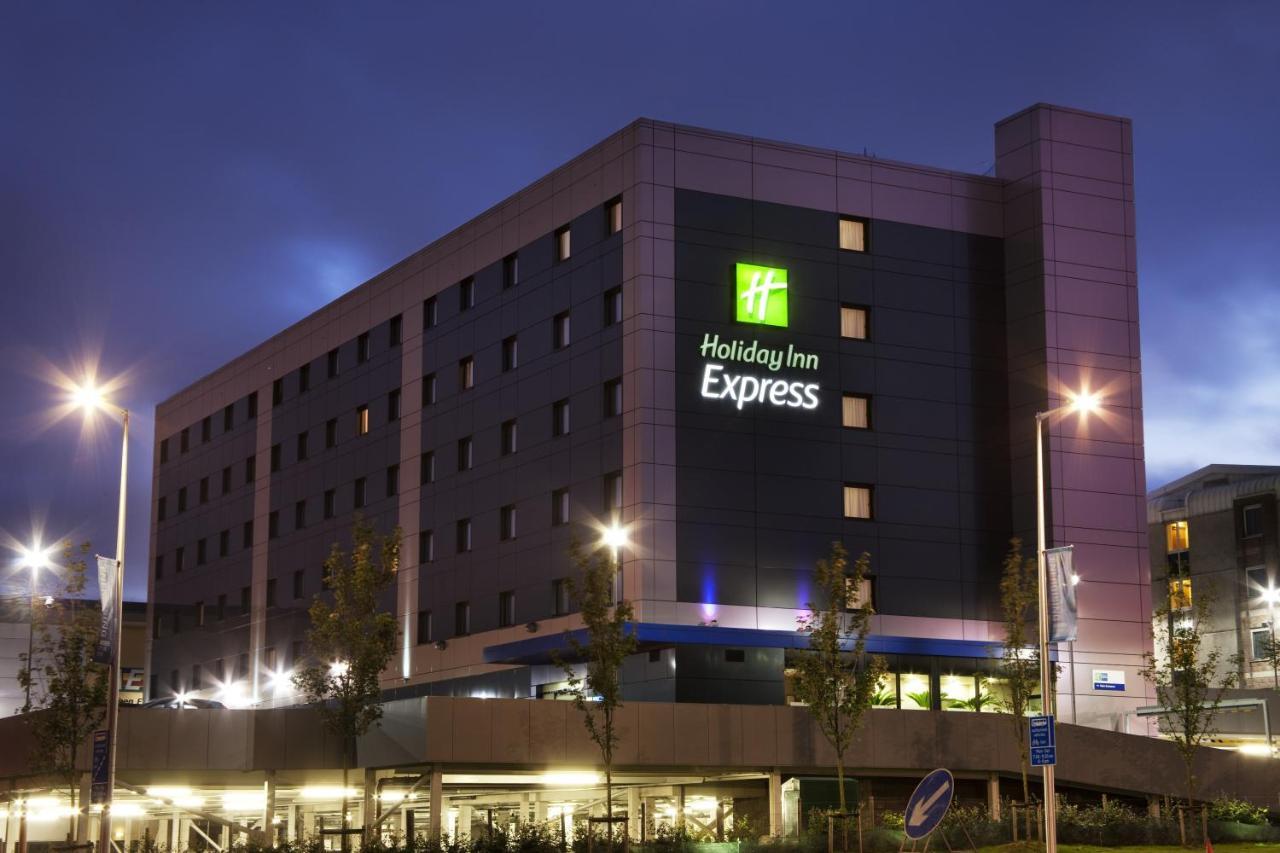 Holiday Inn Express Aberdeen - Bridge Of Don Экстерьер фото