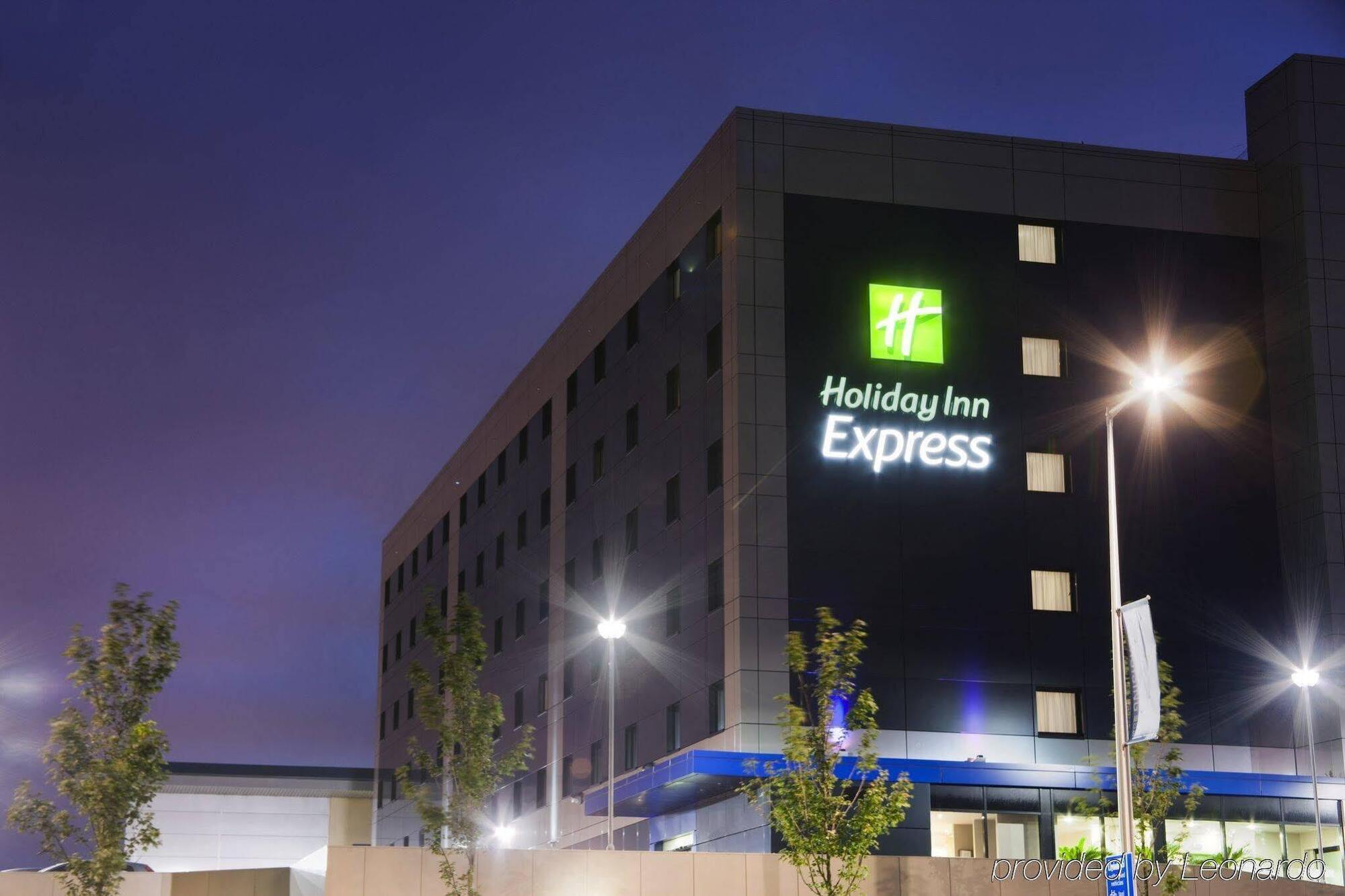 Holiday Inn Express Aberdeen - Bridge Of Don Экстерьер фото